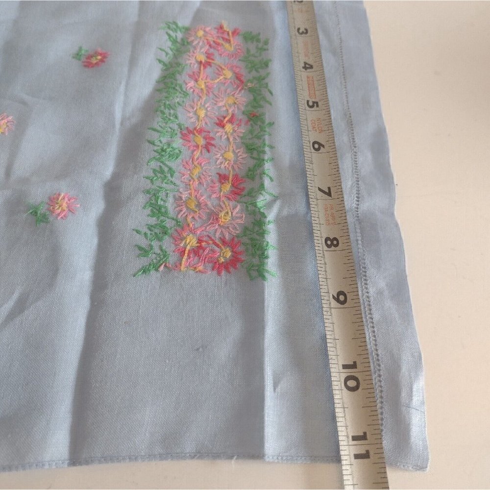 Vintage Dresser Scarf Embroidered Daisies Pink Light Blue 11 X 20 - Picture 6 of 6